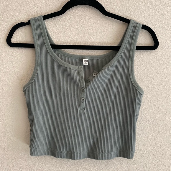 Crop top tank crop bundle New with tag, or in excellent condition - Picture 6 of 7